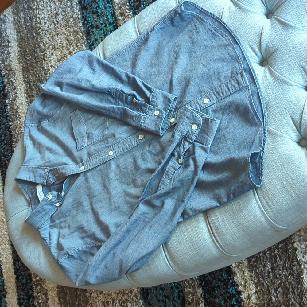 Everlane Chambray slim fit button down